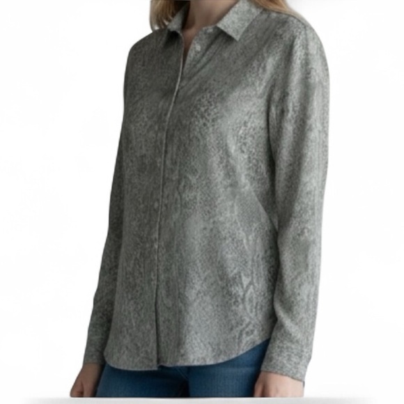 Chico's Size 2.5 - Large 12/14 - Python Fitted Shirt Blouse - LIGHT GRAY - B14 - Picture 12 of 12